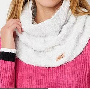 Juicy By Juicy Couture Neckerchief Cold Weather Scarf OneSize